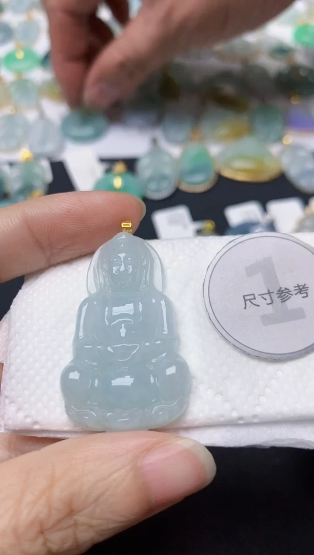 翡翠18K金镶嵌颈饰天然缅甸A货翡翠