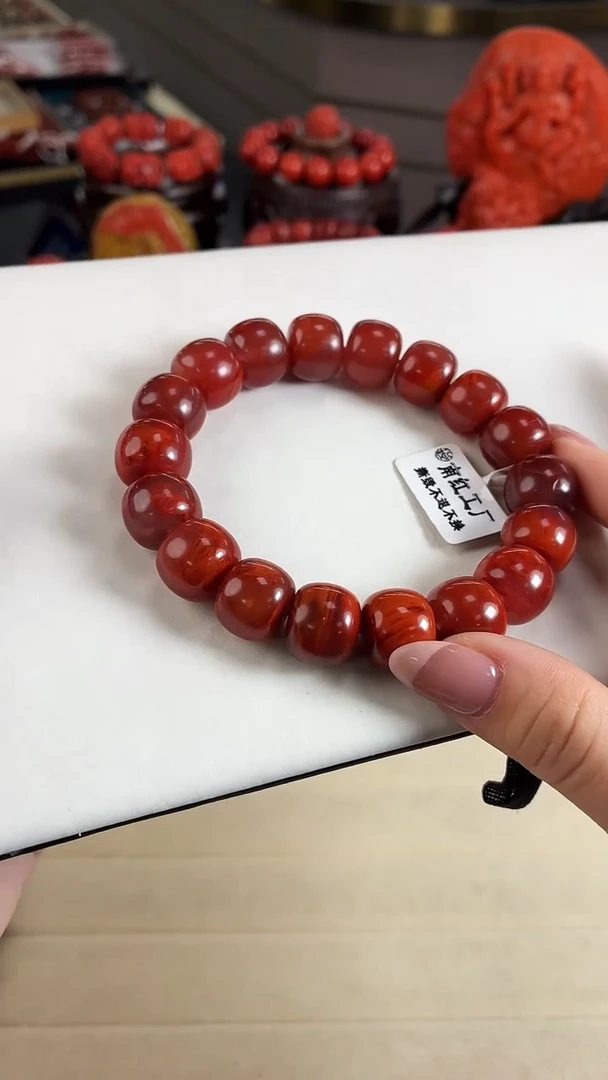 未镶嵌瓦西牛血老型手串14+南红玛瑙小*虎一个/条