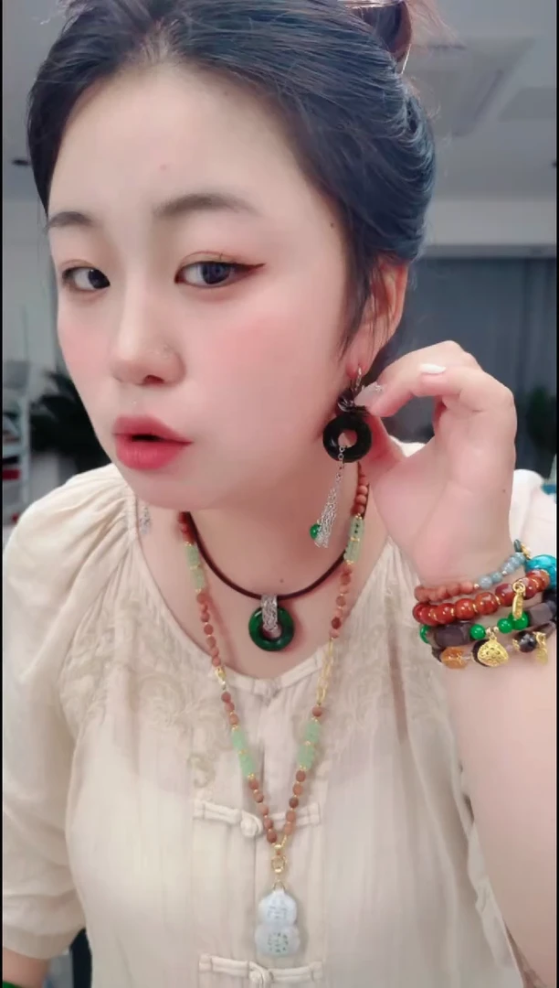 颈饰未镶嵌翡翠0505绿扣子耳坠