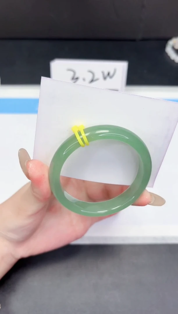 【闪购商品】石英质玉手镯未镶嵌271-54.5