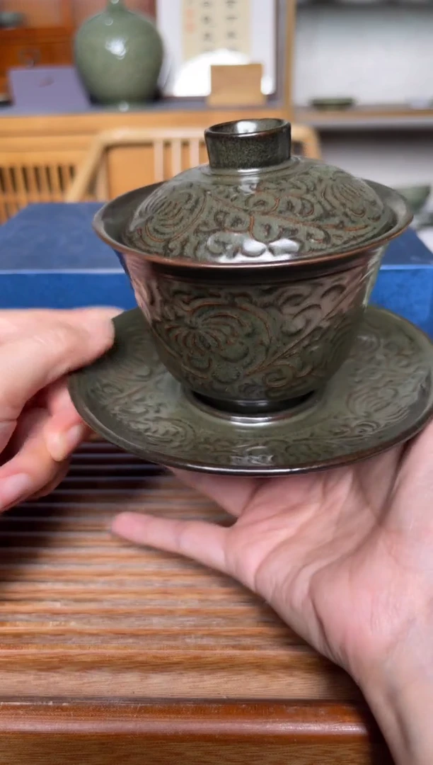 其他纯手工茶叶末釉菊纹三才盖碗  微瑕