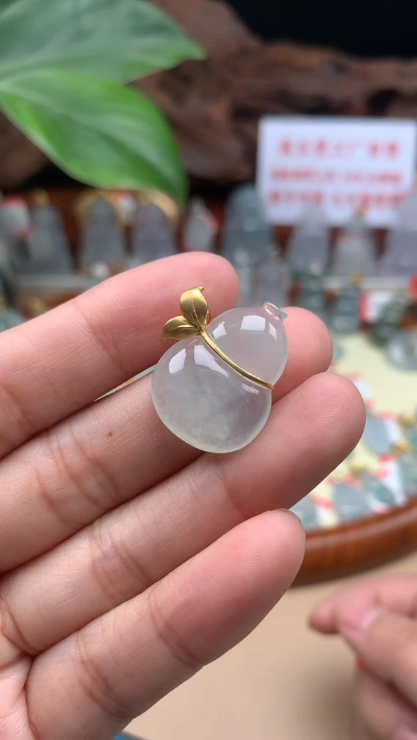 【闪购商品】翡翠吊坠(不含链)18K金镶嵌葫芦