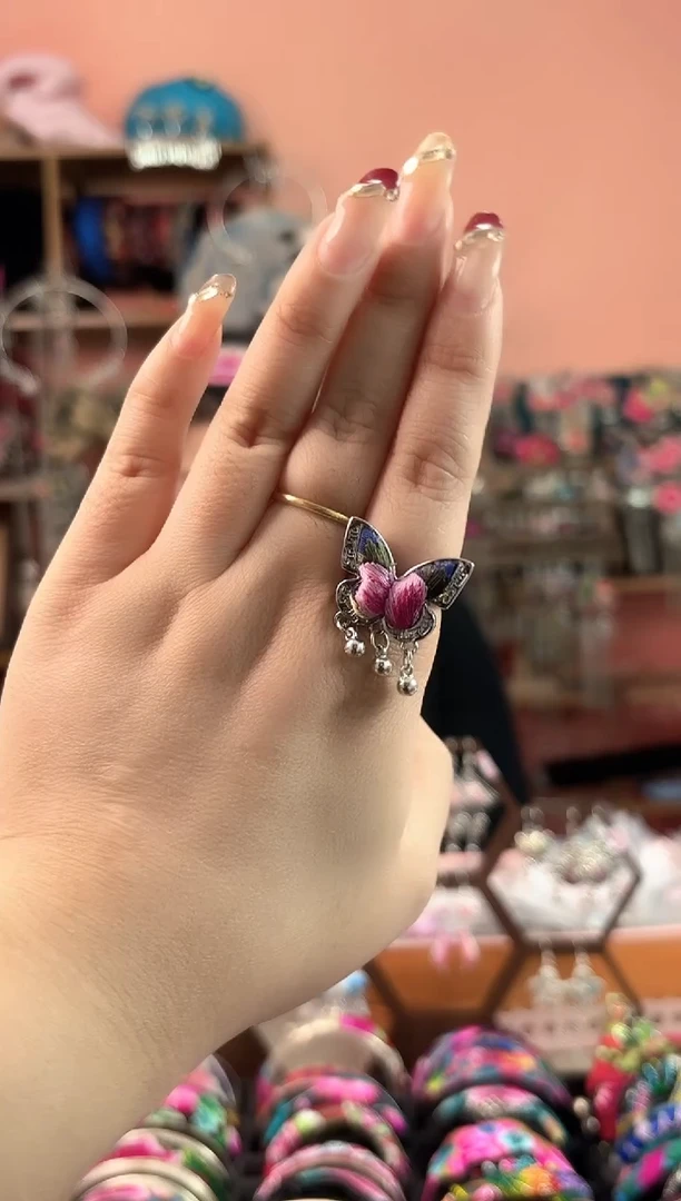 艺枝独绣手工饰品   320