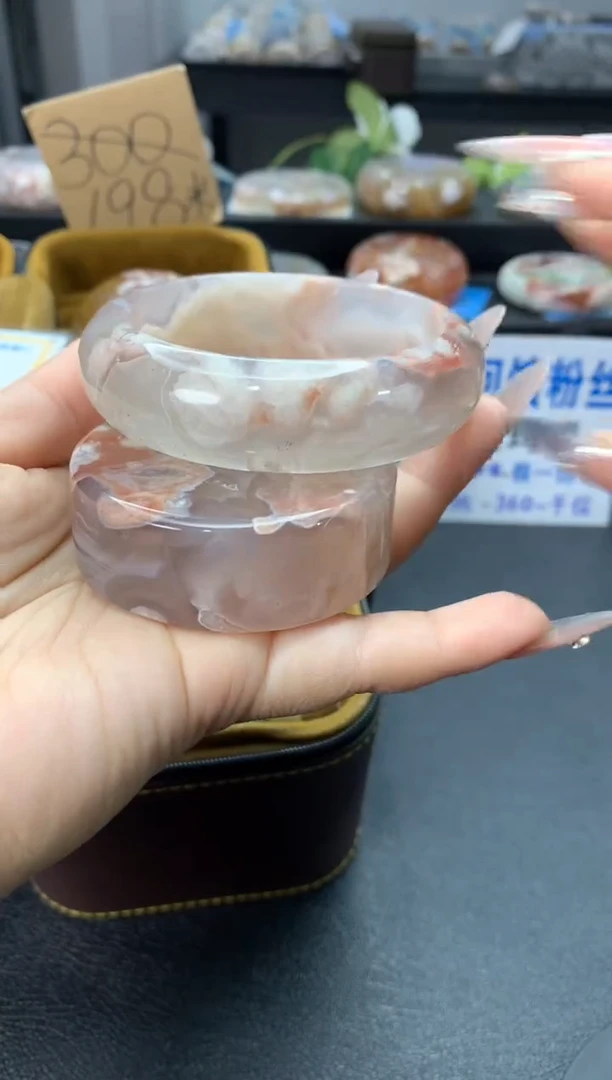 未镶嵌手镯石英质玉（59-60圈口）赠送镯心 无证书