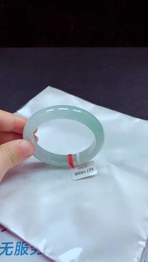 【闪购商品】翡翠手镯未镶嵌镯子57+