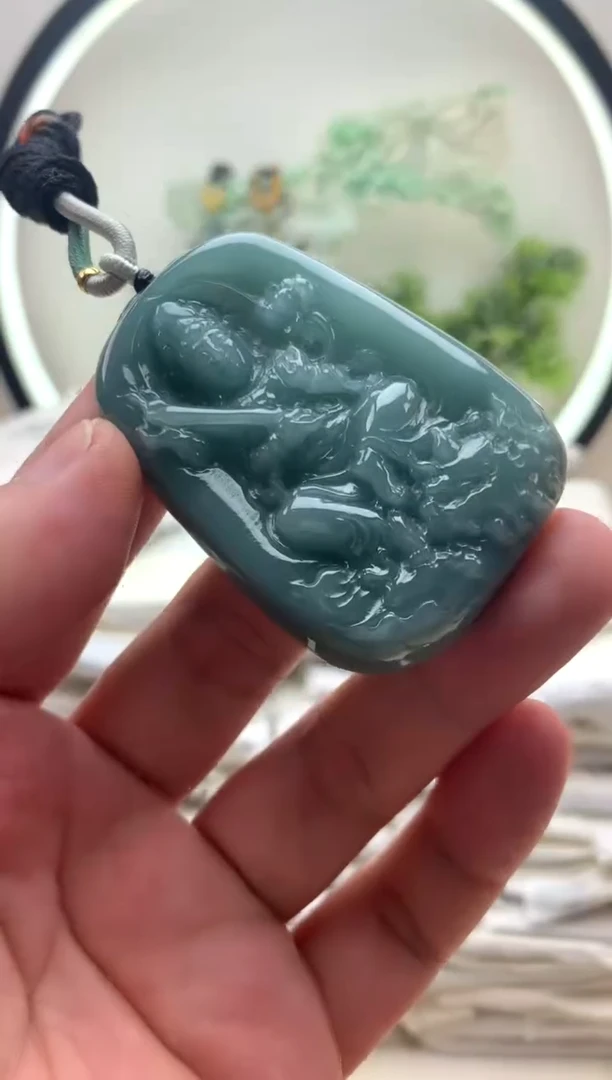颈饰未镶嵌翡翠虚空藏