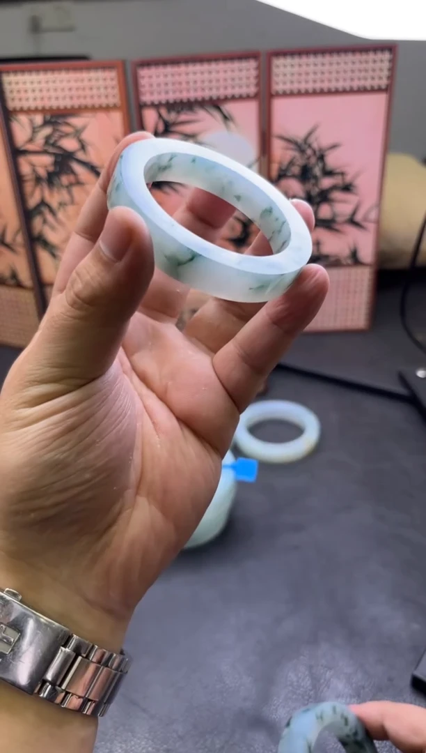 未镶嵌手镯定制翡翠绵*手镯