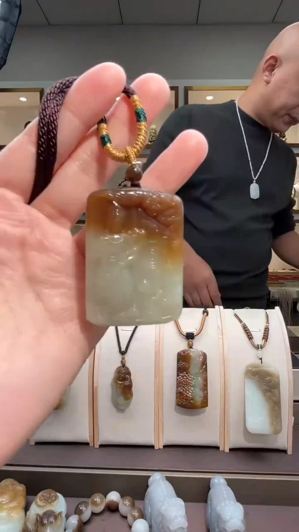 颈饰未镶嵌和田玉苏