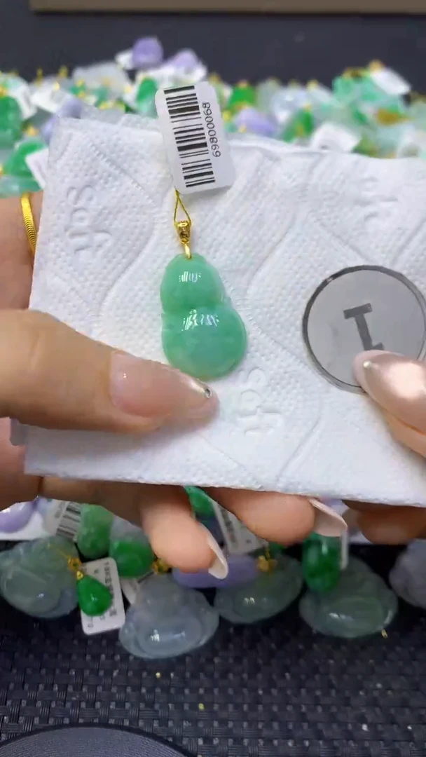 颈饰未镶嵌翡翠天然缅甸翡翠A货