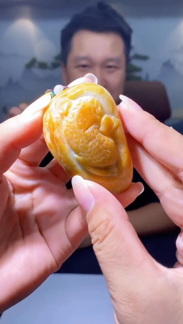 颈饰未镶嵌翡翠挂件