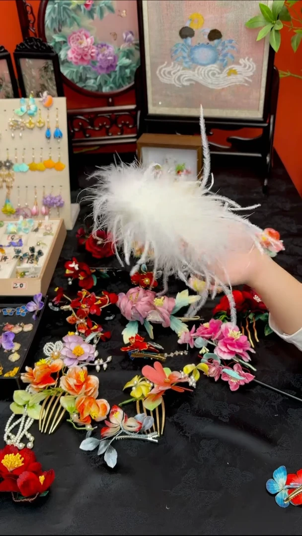 刺绣e*?非遗绒花苏绣饰品