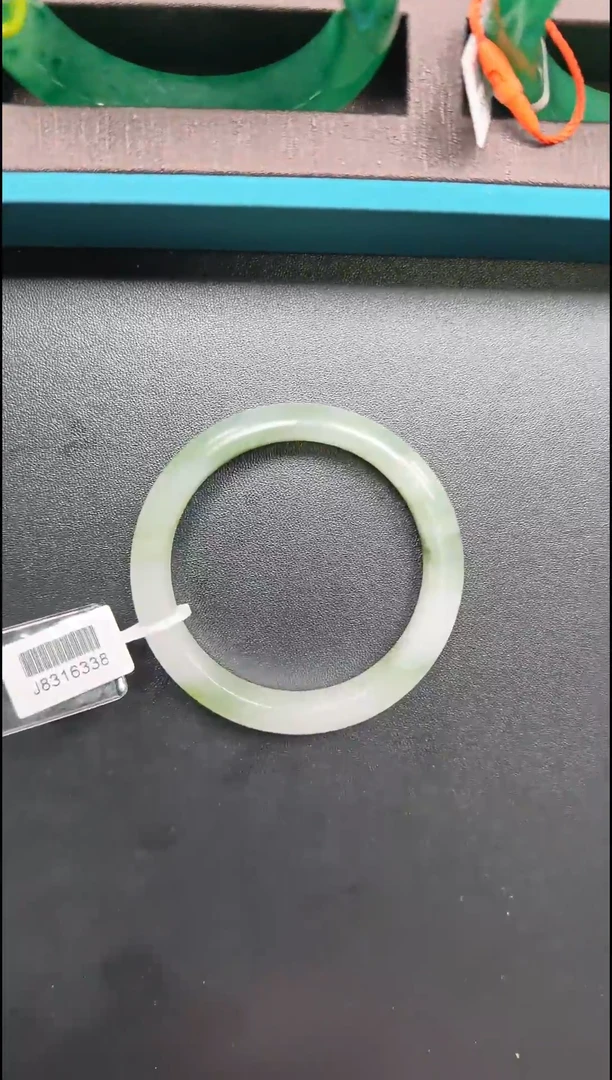 未镶嵌手镯石英质玉天山翠手镯