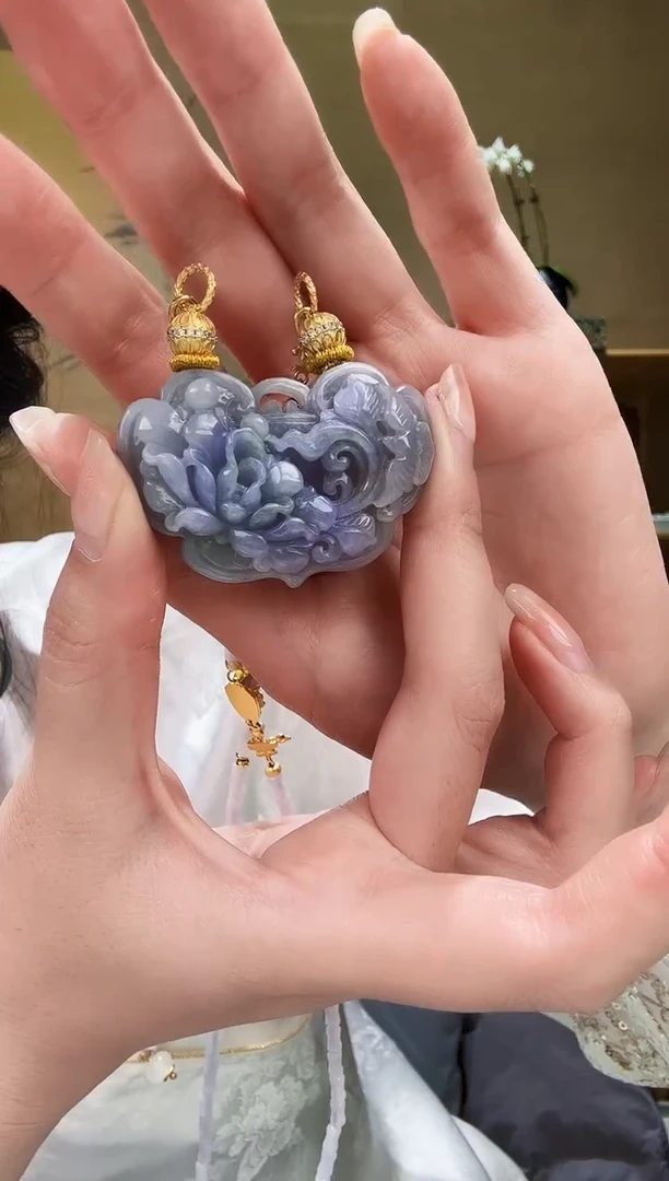 颈饰未镶嵌翡翠吊坠