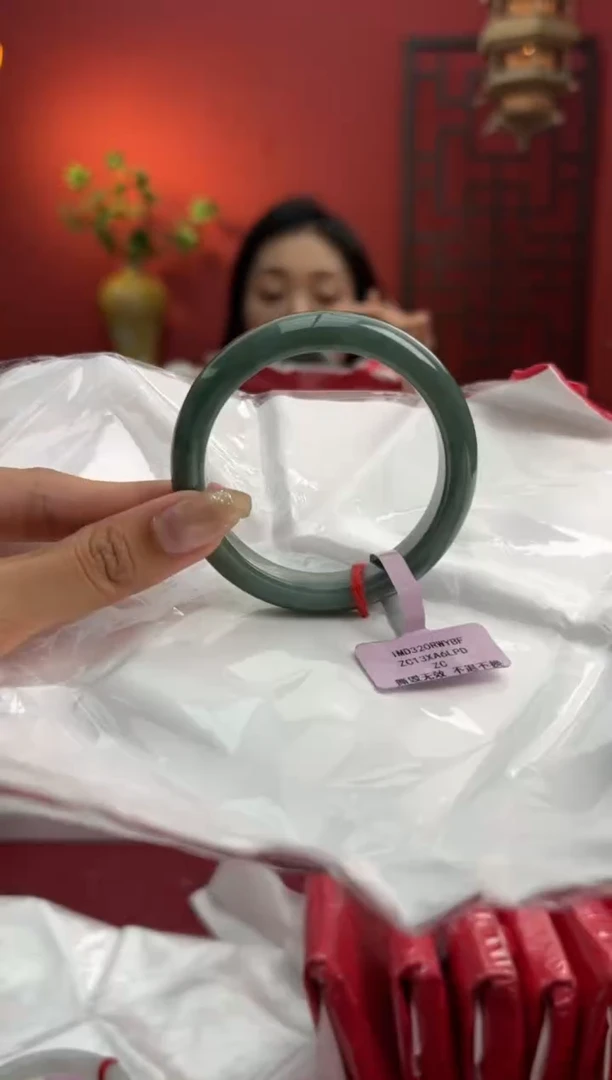 未镶嵌手镯翡翠翡翠手镯4
