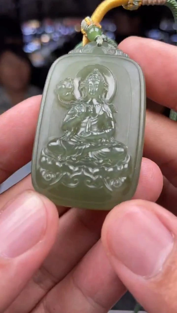 天然和田玉吊坠（拍一发一）215/H274