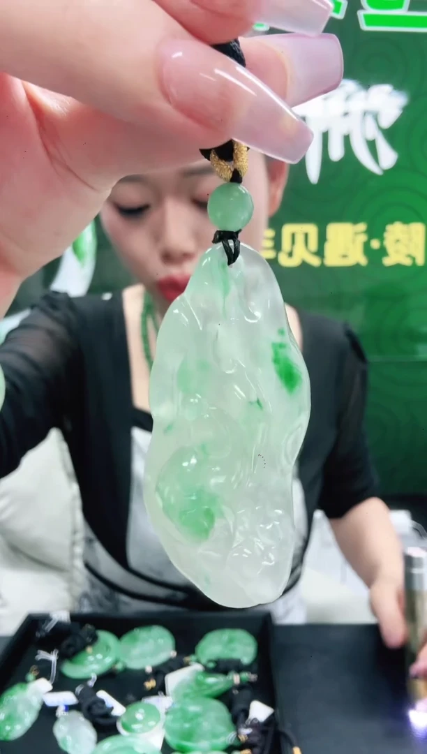 未镶嵌1石英质玉（非洲翠）/3640
