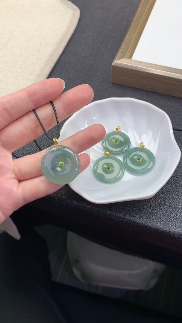 翡翠18K金镶嵌颈饰FA191 翡翠平安扣 多样性发其一