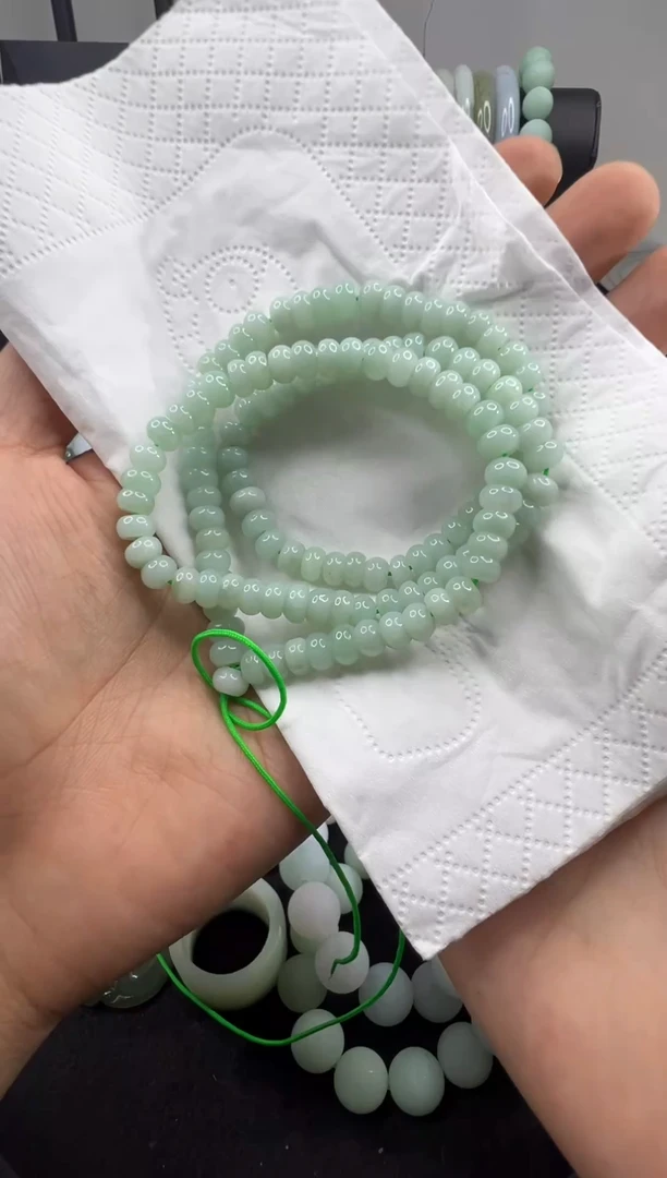 翡翠未镶嵌颈饰小算盘珠