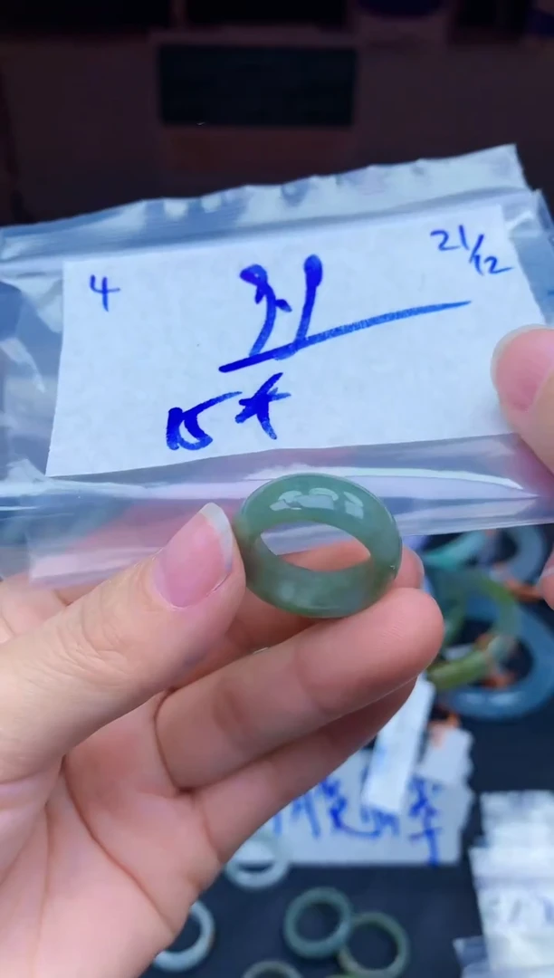 未镶嵌挂件翡翠逗*儿4毛货需精细抛光挂件多样性拍一发一