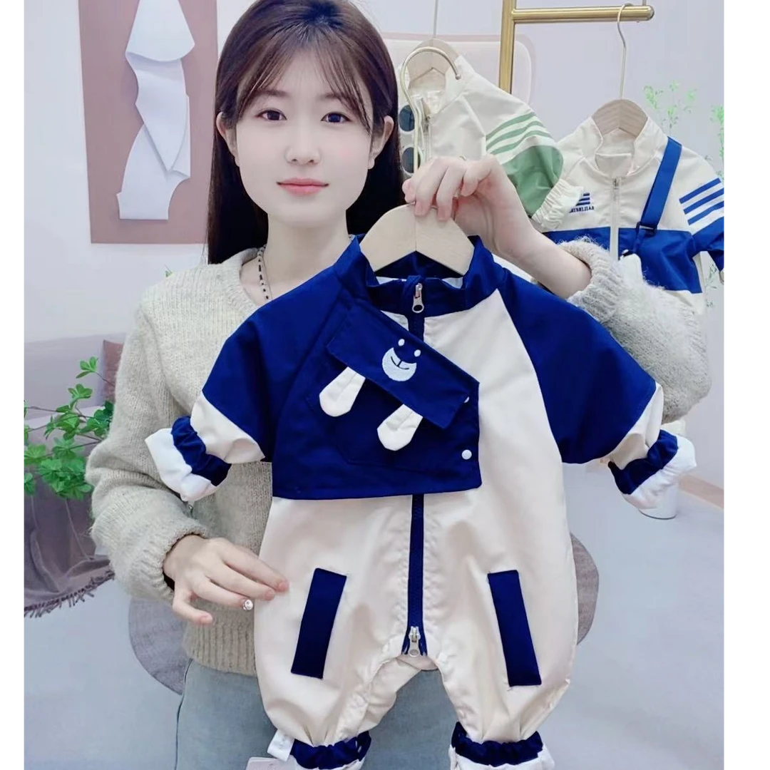 男宝宝春季连体衣新生儿防风小熊冲锋衣外套婴儿春秋外出抱衣爬服