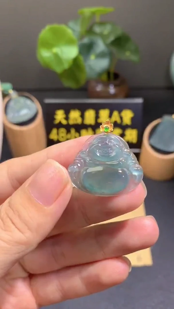 颈饰18K金镶嵌翡翠翡翠A货1