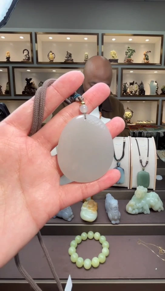 颈饰未镶嵌和田玉苏