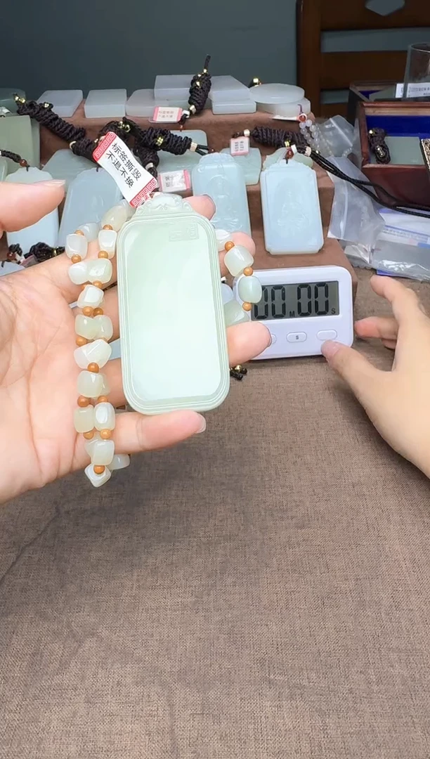 颈饰未镶嵌和田玉1
