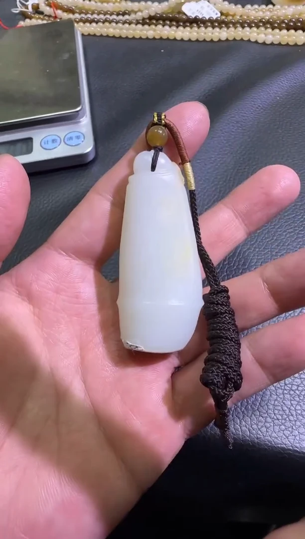 吊坠(赠链)未镶嵌和田玉金山糖白竹节（产地直发）