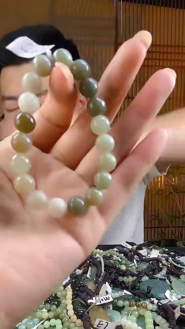 和田玉未镶嵌颈饰多样性发货，拍一发一