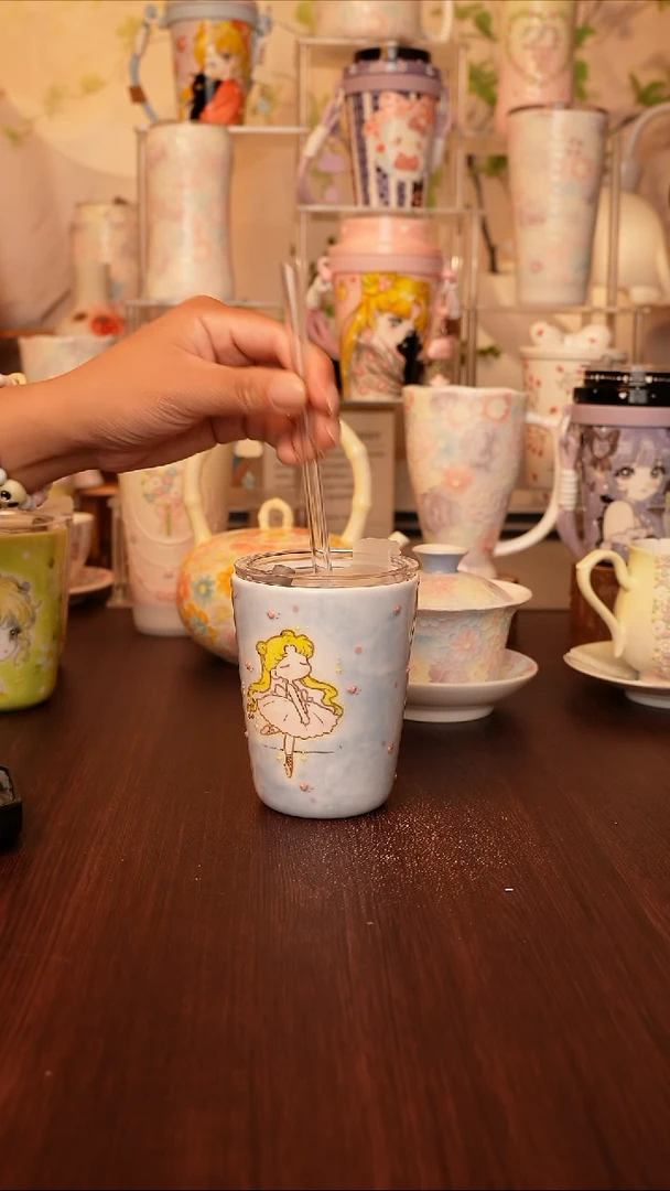 陶景德镇手绘的杯子