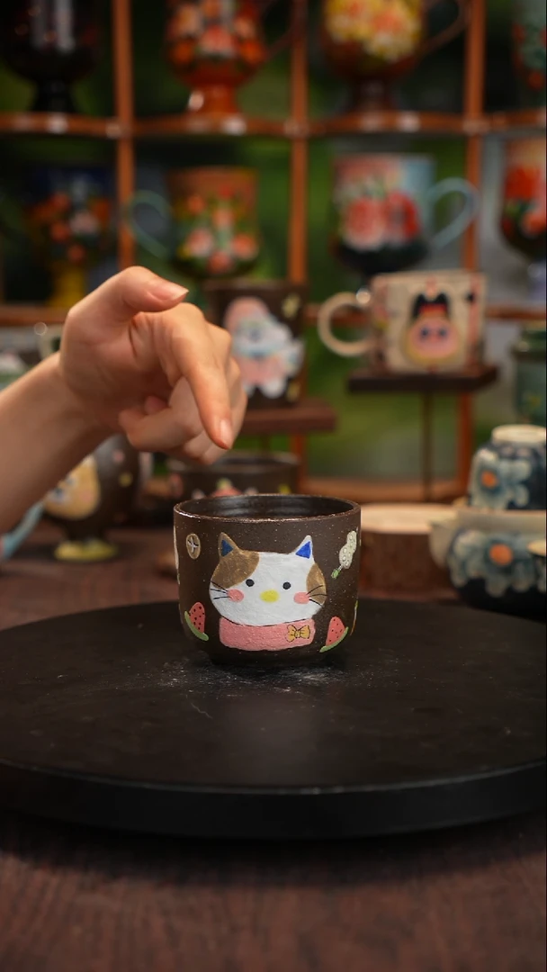 五彩手绘陶瓷紫砂杯