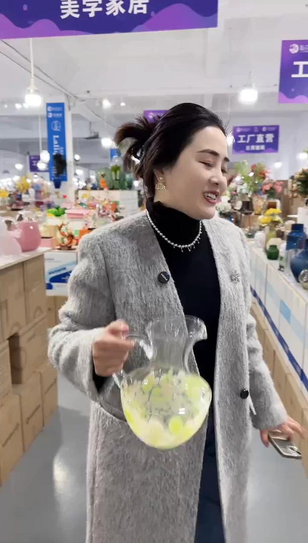 【闪购商品】玻璃安琪花瓶微瑕-GUXJ