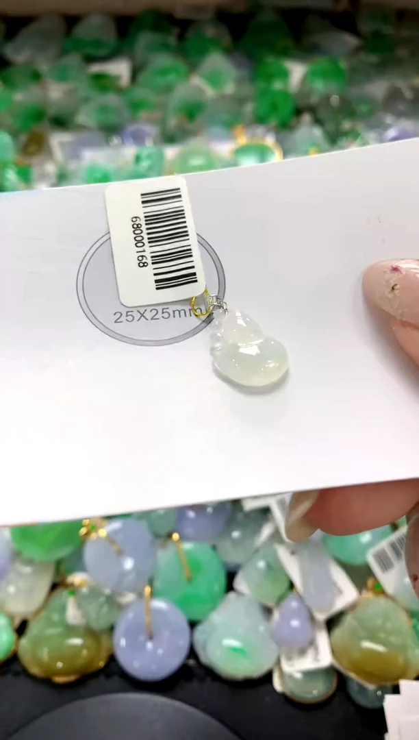 翡翠18K金镶嵌颈饰1111111111111111