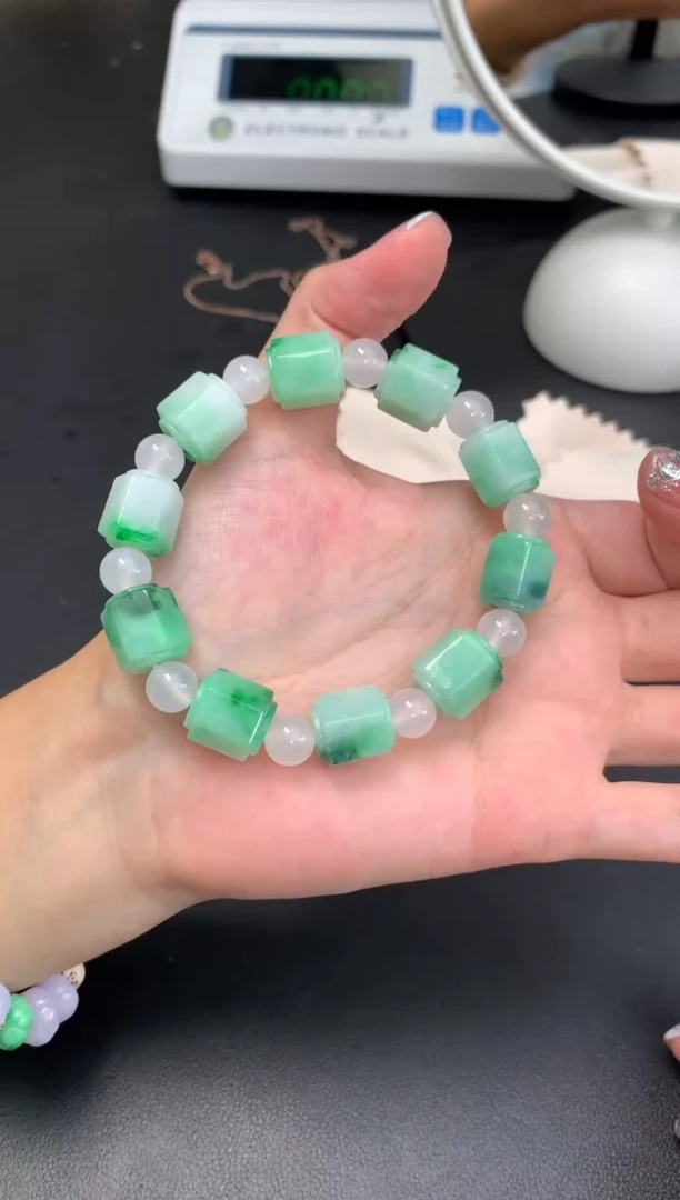 未镶嵌定制翡翠48小时鉴赏期 退货不扣服务费