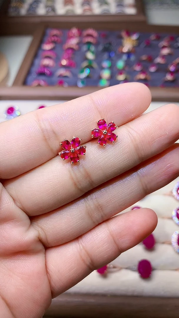 【闪购商品】红宝石耳饰银S925镶嵌000