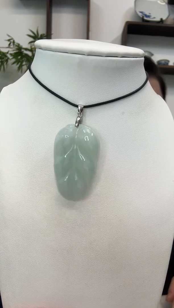 颈饰银S925镶嵌翡翠叶子