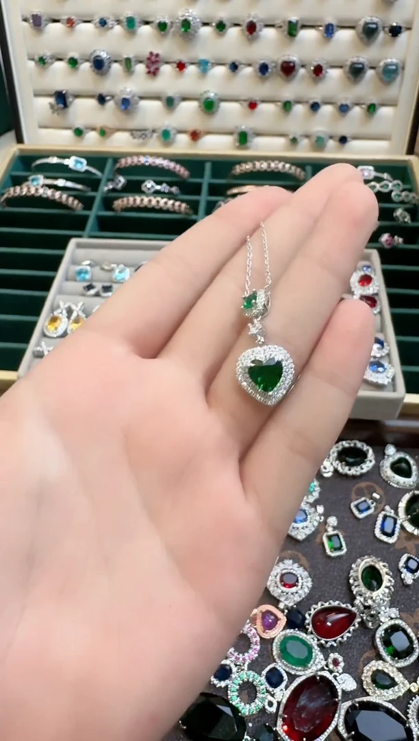 未镶嵌透辉石吊坠透辉石吊坠