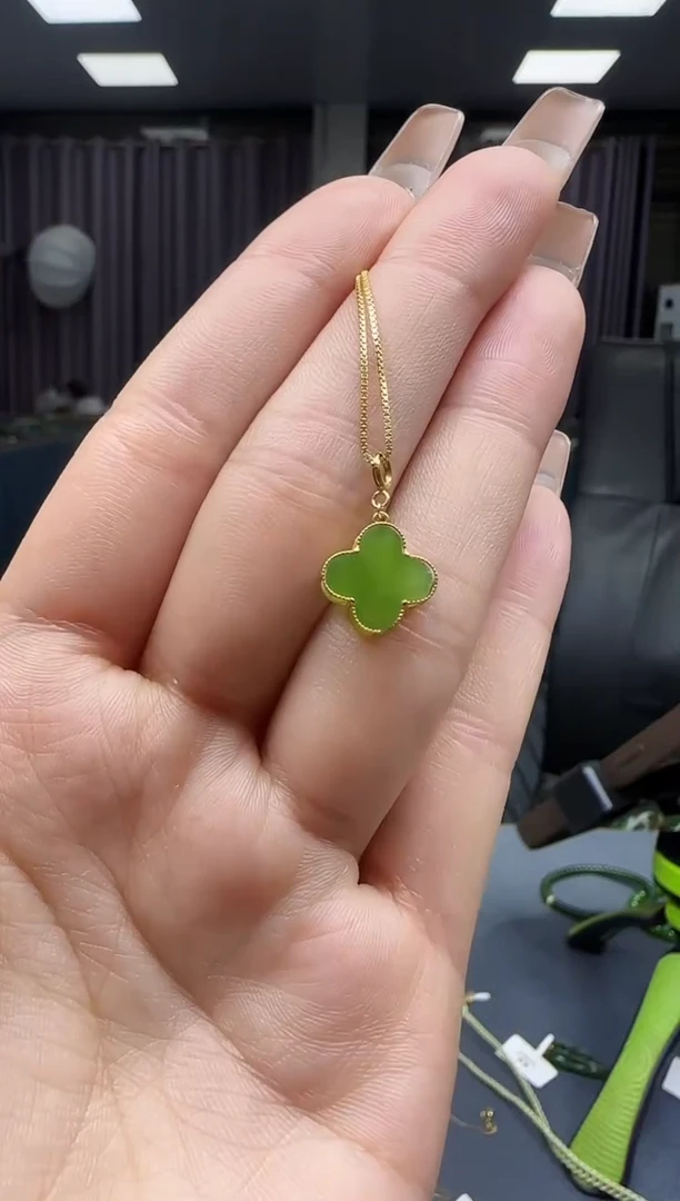 【闪购商品】和田玉挂件18K金镶嵌1