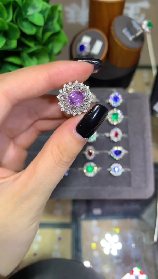 戒指彩色蓝宝石18K金镶嵌1.45CT