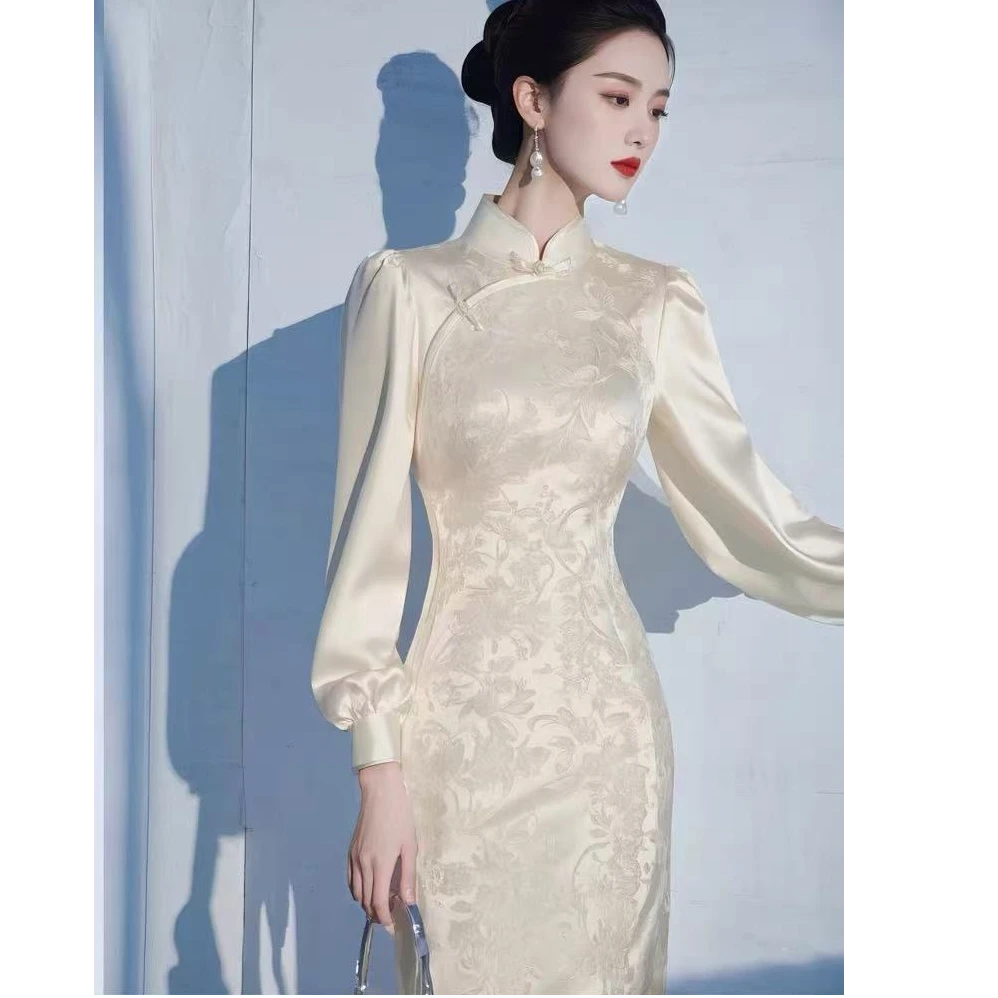 长裙秋冬款漂亮独特轻奢高级感超好看裙子新中式白色旗袍连衣裙女