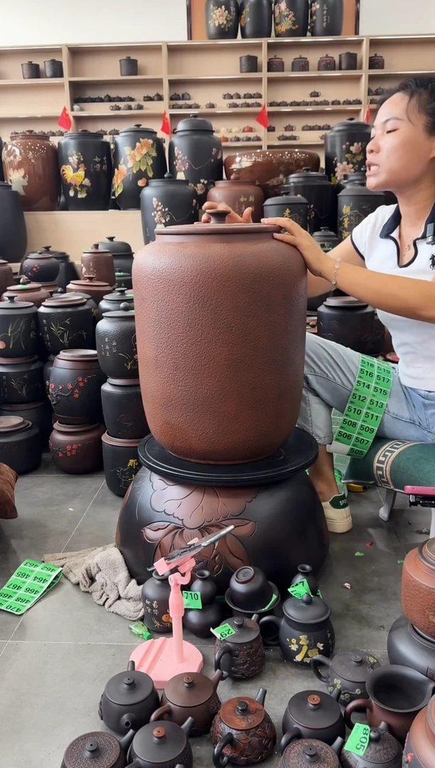 罐瑕疵茶缸高50cm 锤纹古铜色 748