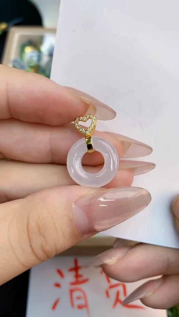 翡翠未镶嵌颈饰1