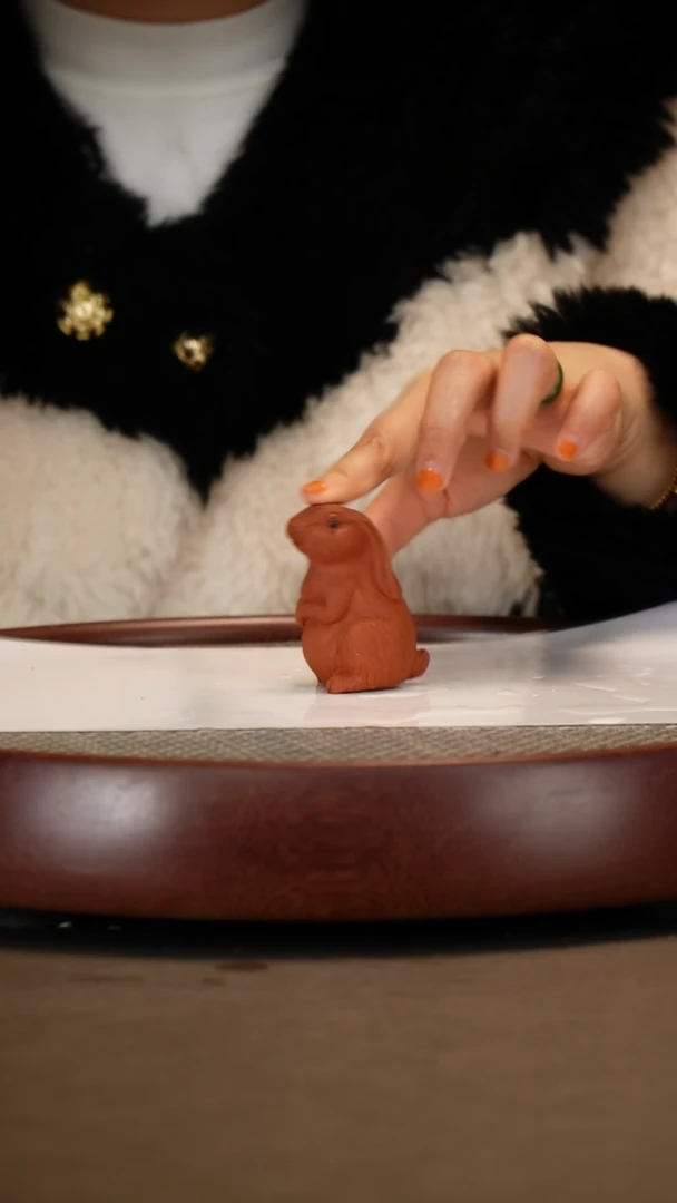 【闪购商品】紫砂茶宠清水泥小兔子