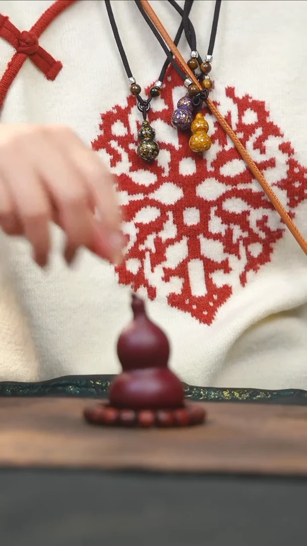 【闪购商品】RY107大漆精致小手捻(开口）