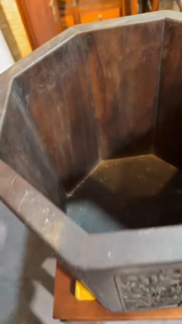 木福利     八角 画缸