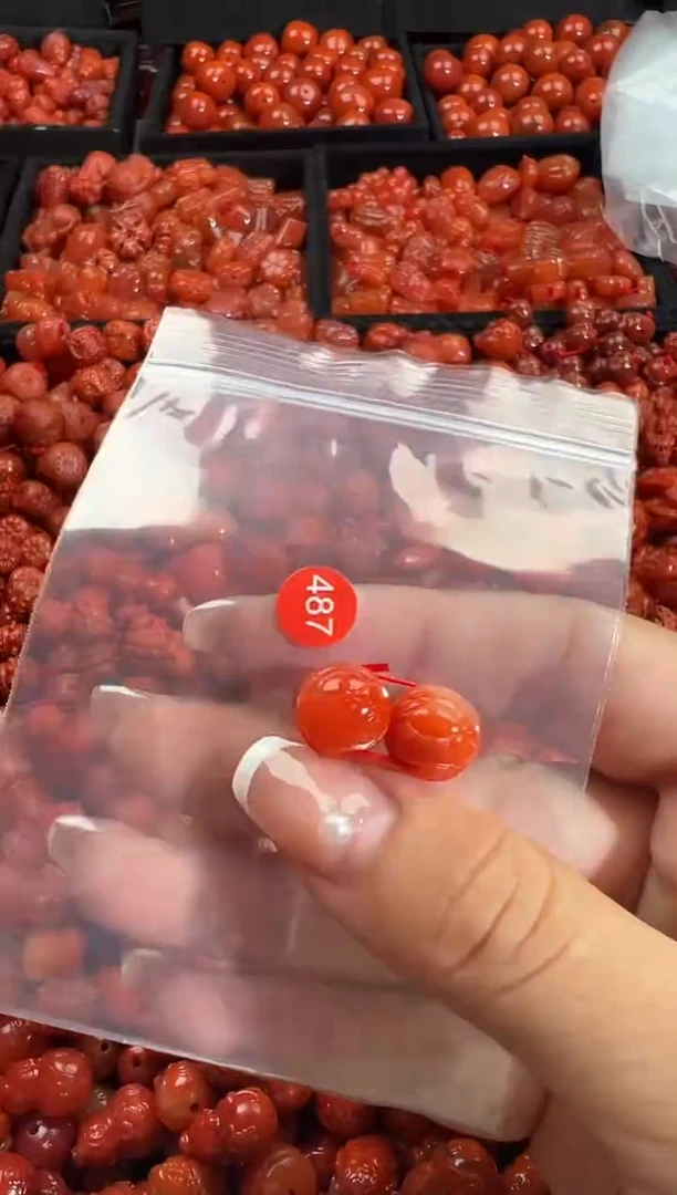 颈饰未镶嵌南红玛瑙1