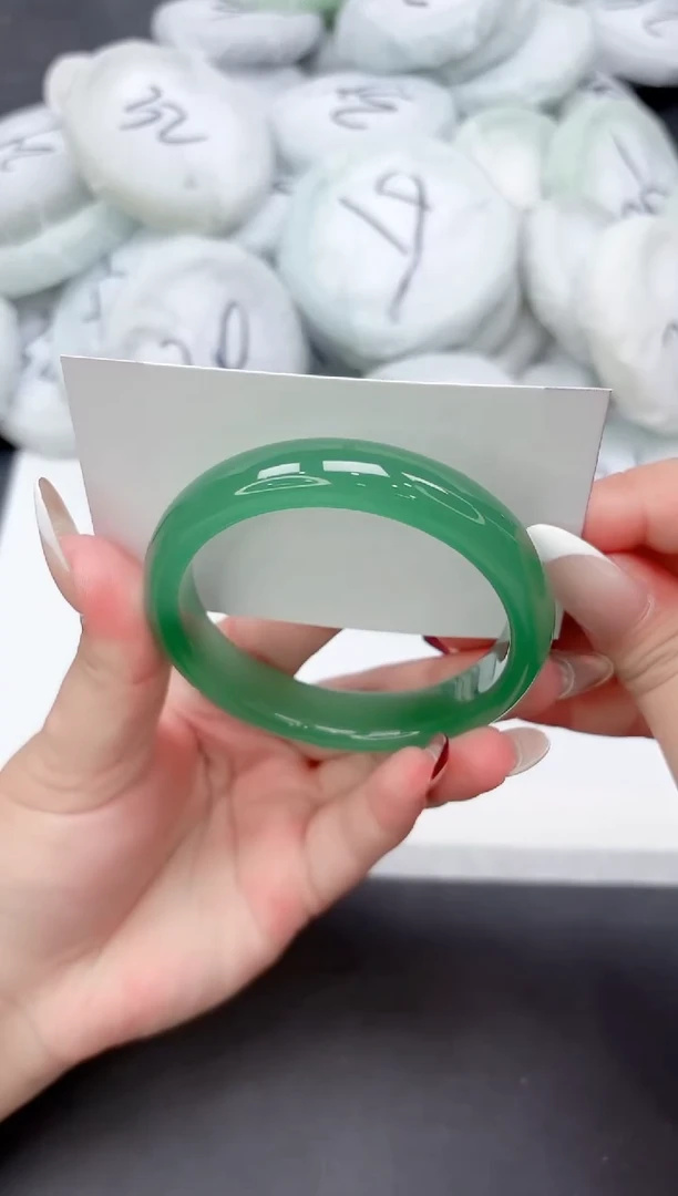 未镶嵌手镯石英质玉68-58.2