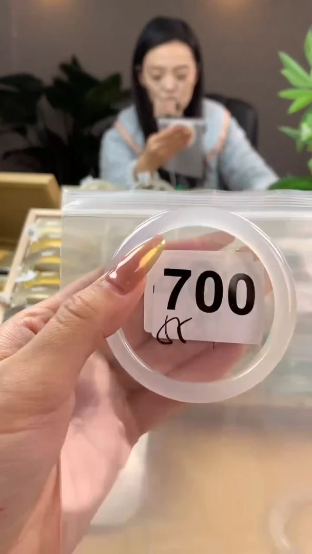 【闪购商品】玛瑙/玉髓手镯未镶嵌700