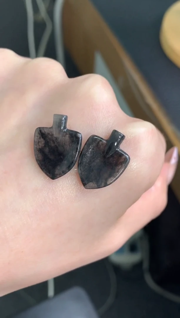 未镶嵌定制翡翠一对铲铲