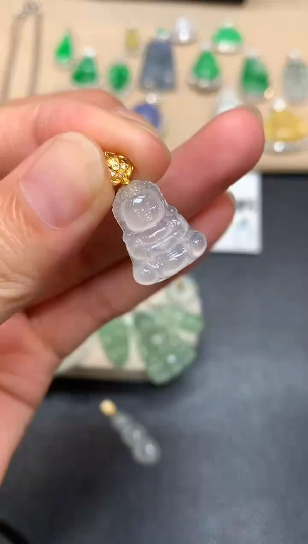 颈饰18K金镶嵌翡翠宝宝佛【无服务费